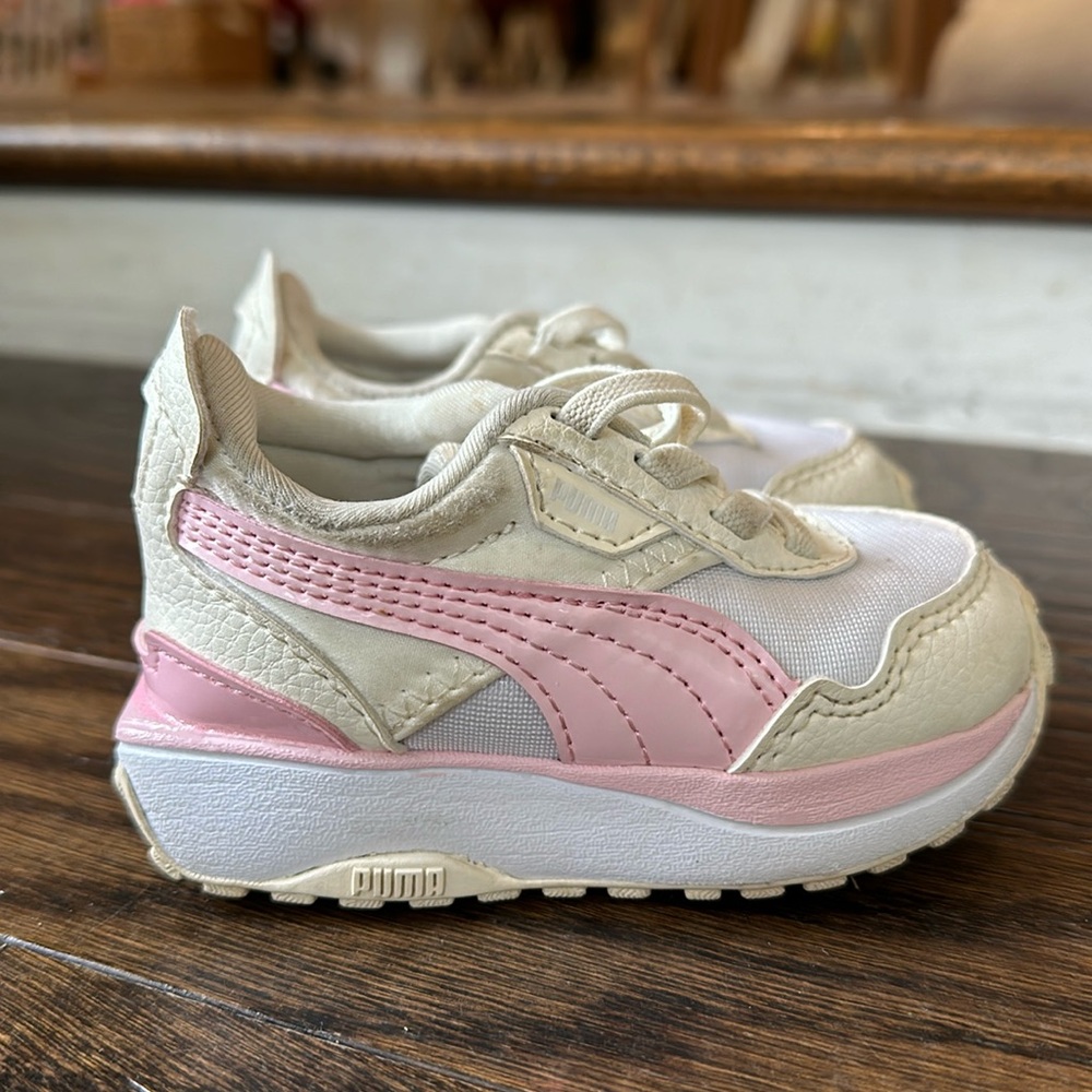 PUMA BABY GIRL SNEAKERS size 4C